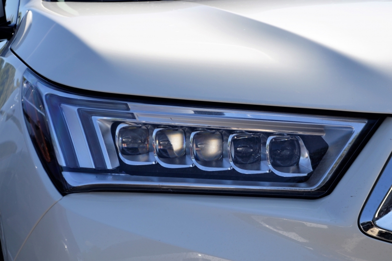 automobile-BAIROLS-min_acura-headlamp-2834131